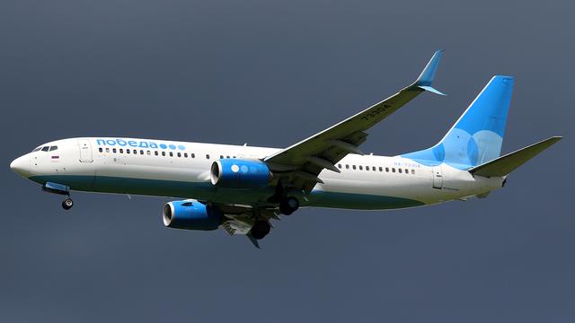 RA-73304:Boeing 737-800:Air 2000